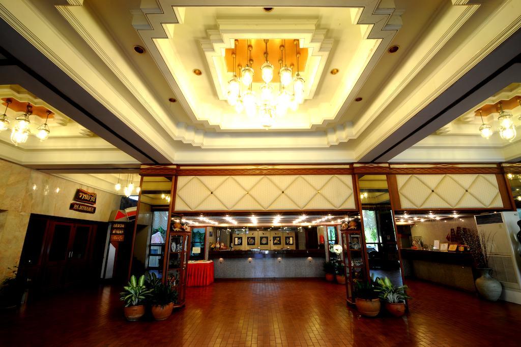 Nan Chao Hotel Phitsanulok Buitenkant foto